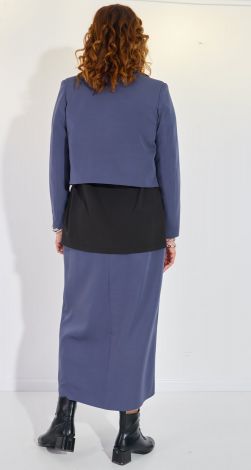 Костюмы женские