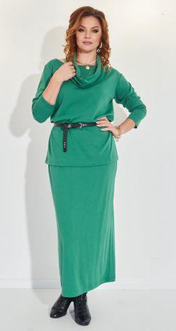 Костюмы женские