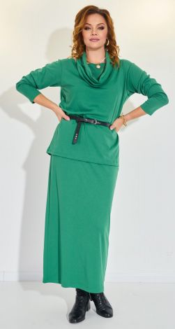 Костюмы женские