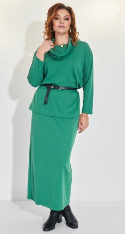 Костюмы женские