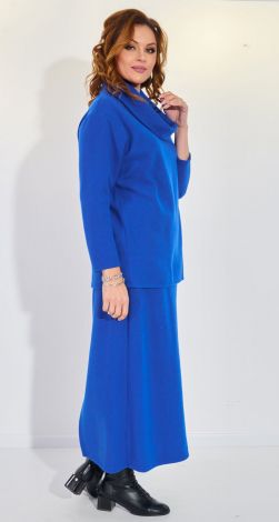 Костюмы женские