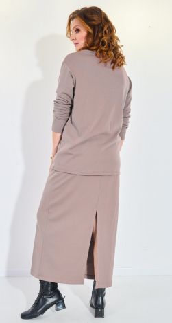 Костюмы женские