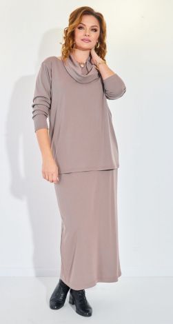 Костюмы женские