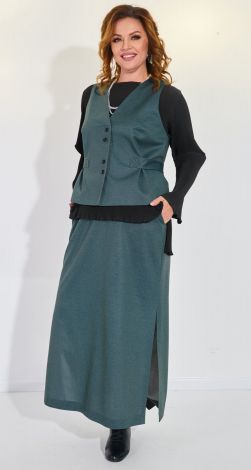 Костюмы женские