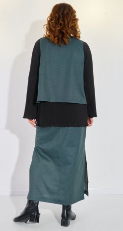 Костюмы женские