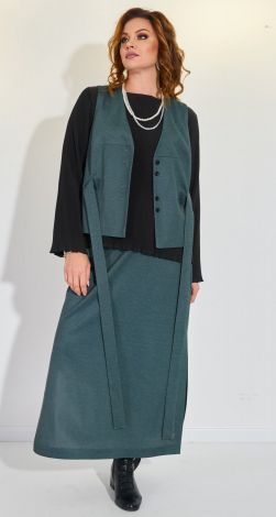 Костюмы женские