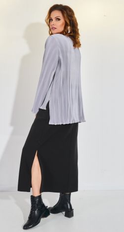 Костюмы женские