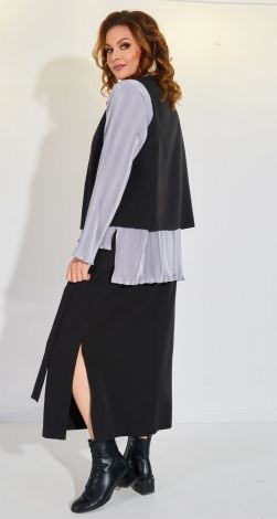 Костюмы женские