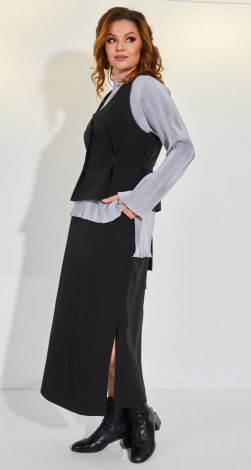 Костюмы женские