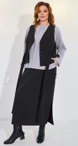 Костюмы женские