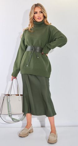 Джемпер свободный с высоким горлом