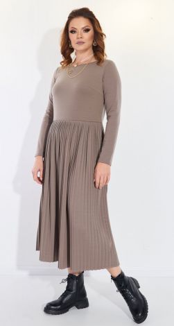 Костюмы женские