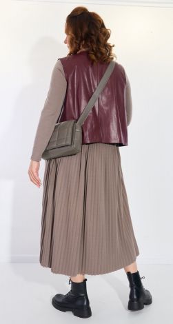 Костюмы женские