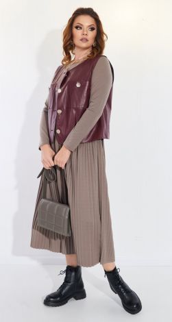 Костюмы женские