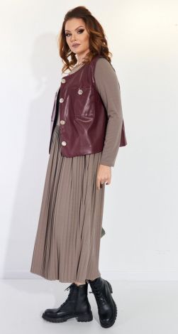 Костюмы женские