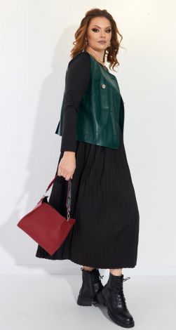 Костюмы женские