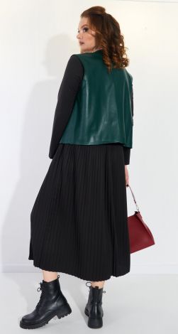 Костюмы женские