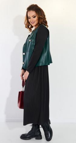 Костюмы женские