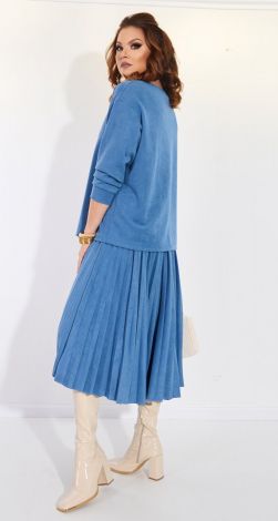 Костюмы женские