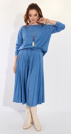 Костюмы женские