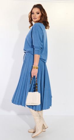 Замшевый костюм с юбкой плиссе