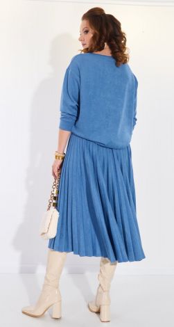 Костюмы женские