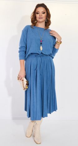 Костюмы женские