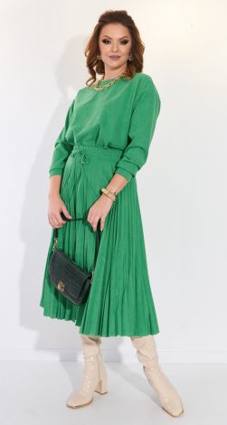 Замшевый костюм с юбкой плиссе