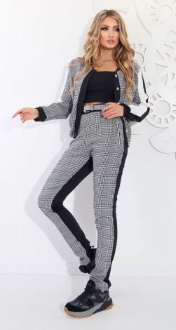 Костюми жіночі