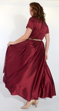 Длинное шелковое платье