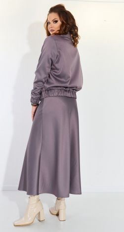 Костюмы женские