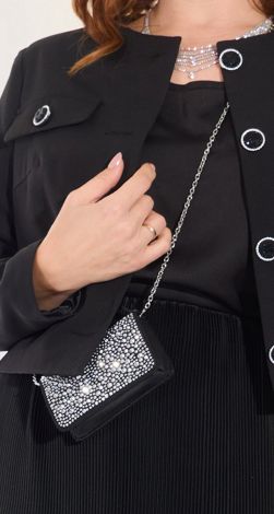 Нарядный чорний костюм