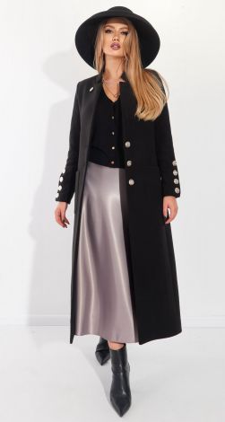 Feminine black coat