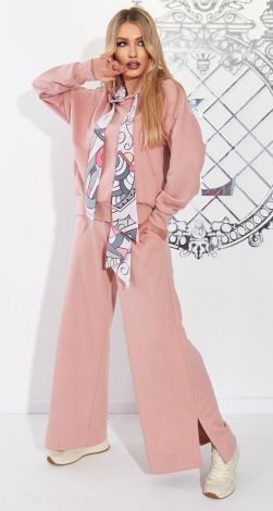 Рожевий прогулянковий костюм