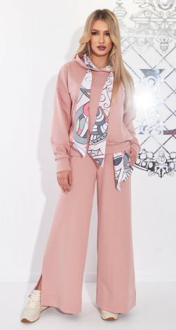 Рожевий прогулянковий костюм