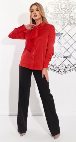 Червона шовкова блуза