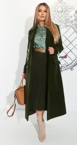 Лаконичное пальто с красивой фурнитурой