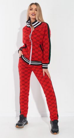 Костюмы женские