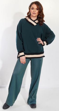 Костюмы женские