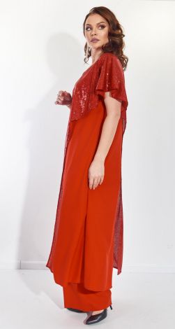 Костюмы женские