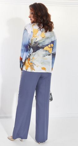 Classic straight trousers