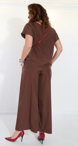 Костюмы женские