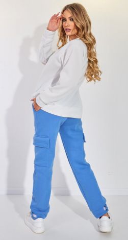 Гарний теплий костюм