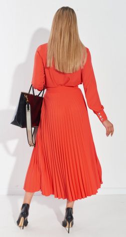 Костюмы женские