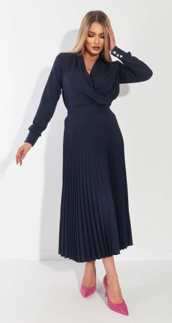 Костюмы женские