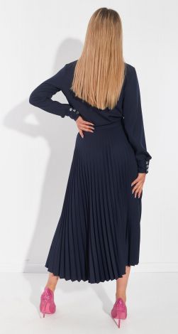 Костюмы женские