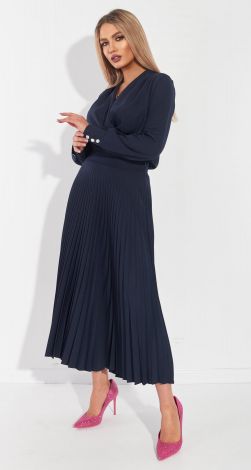 Костюмы женские