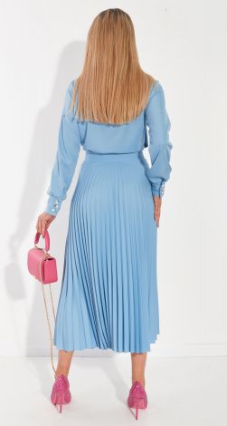 Костюмы женские