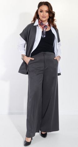 Костюми жіночі