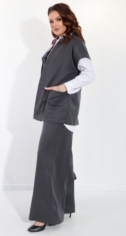 Костюми жіночі